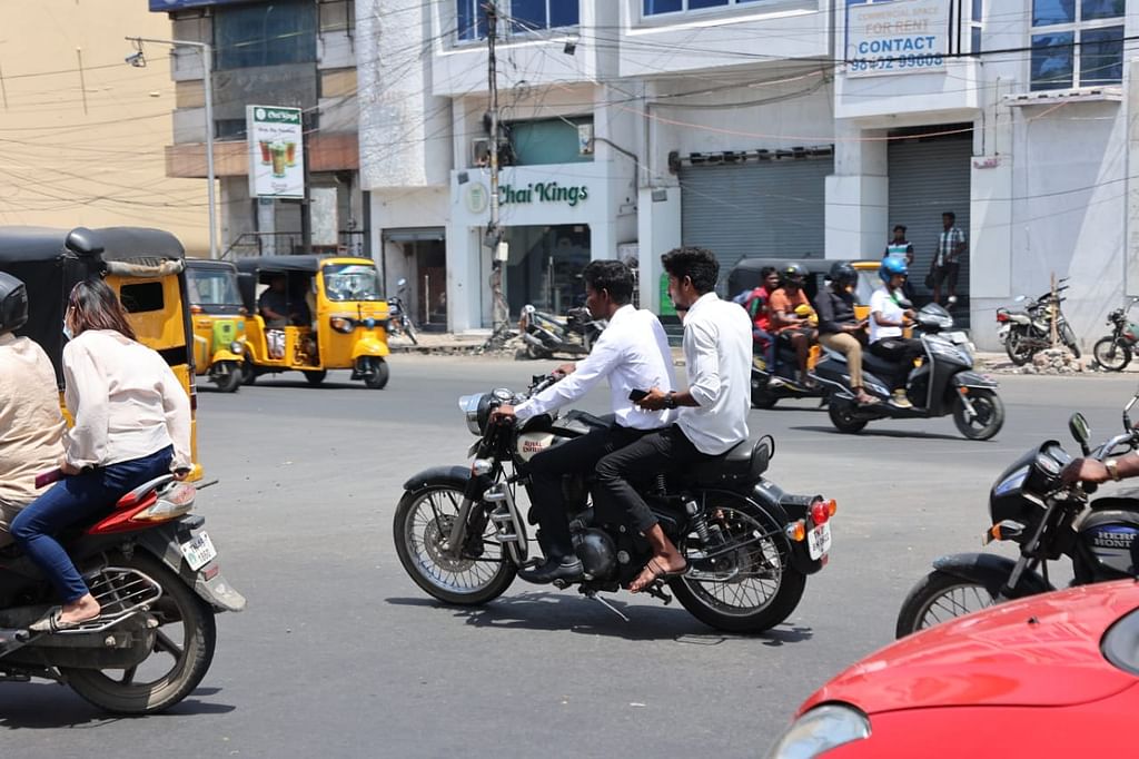 குடிபோதையில் வாகனம் ஓட்டக் கூடாது