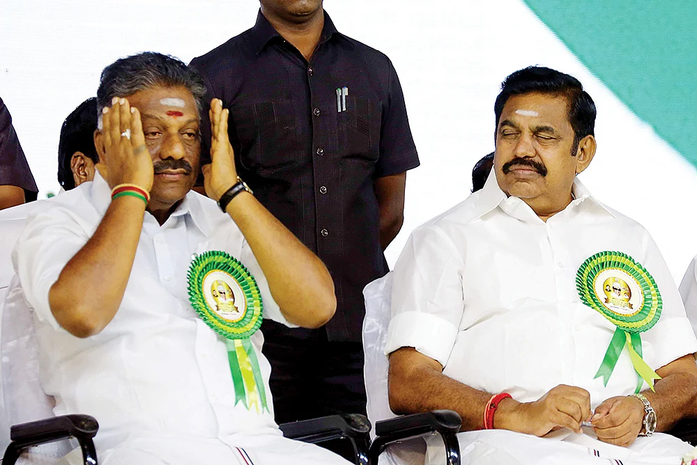 மிஸ்டர் கழுகு: ‘டீல்’ பேசிய எடப்பாடி... ‘எஸ்கேப்’ ஆன பன்னீர்...