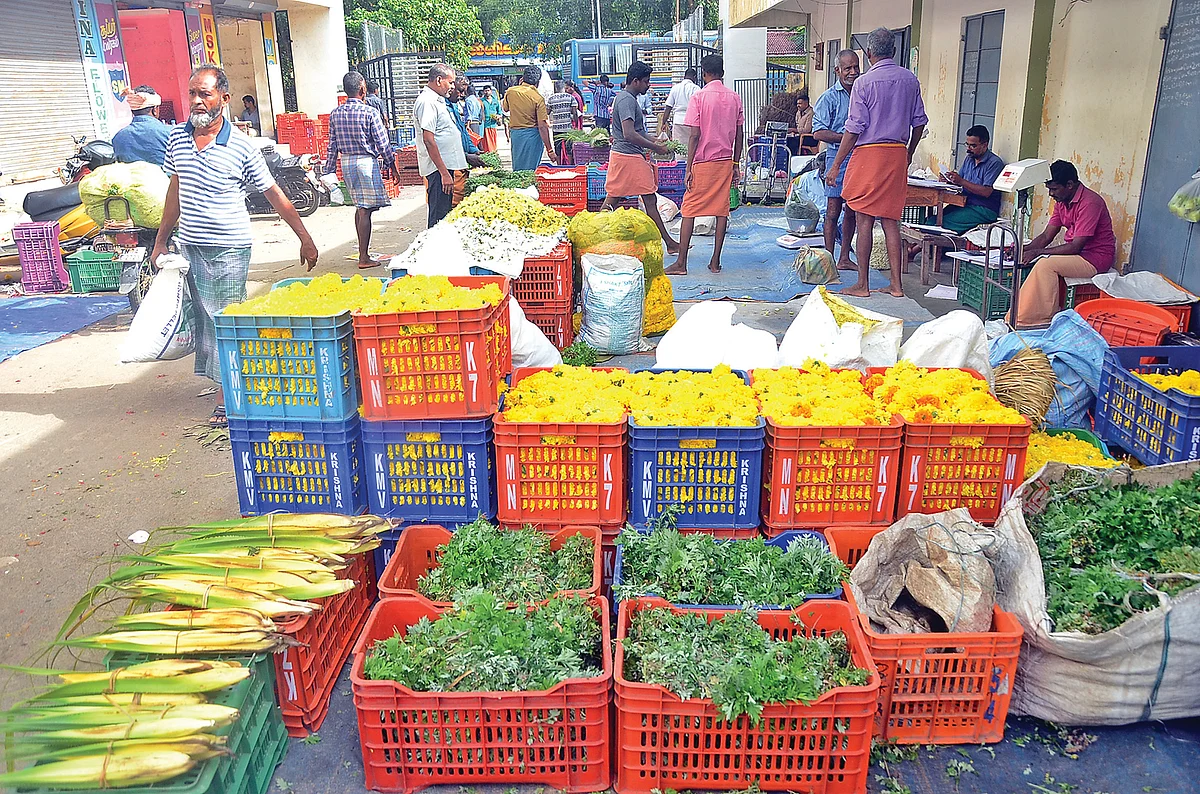 தோவாளை மலர் சந்தையில்