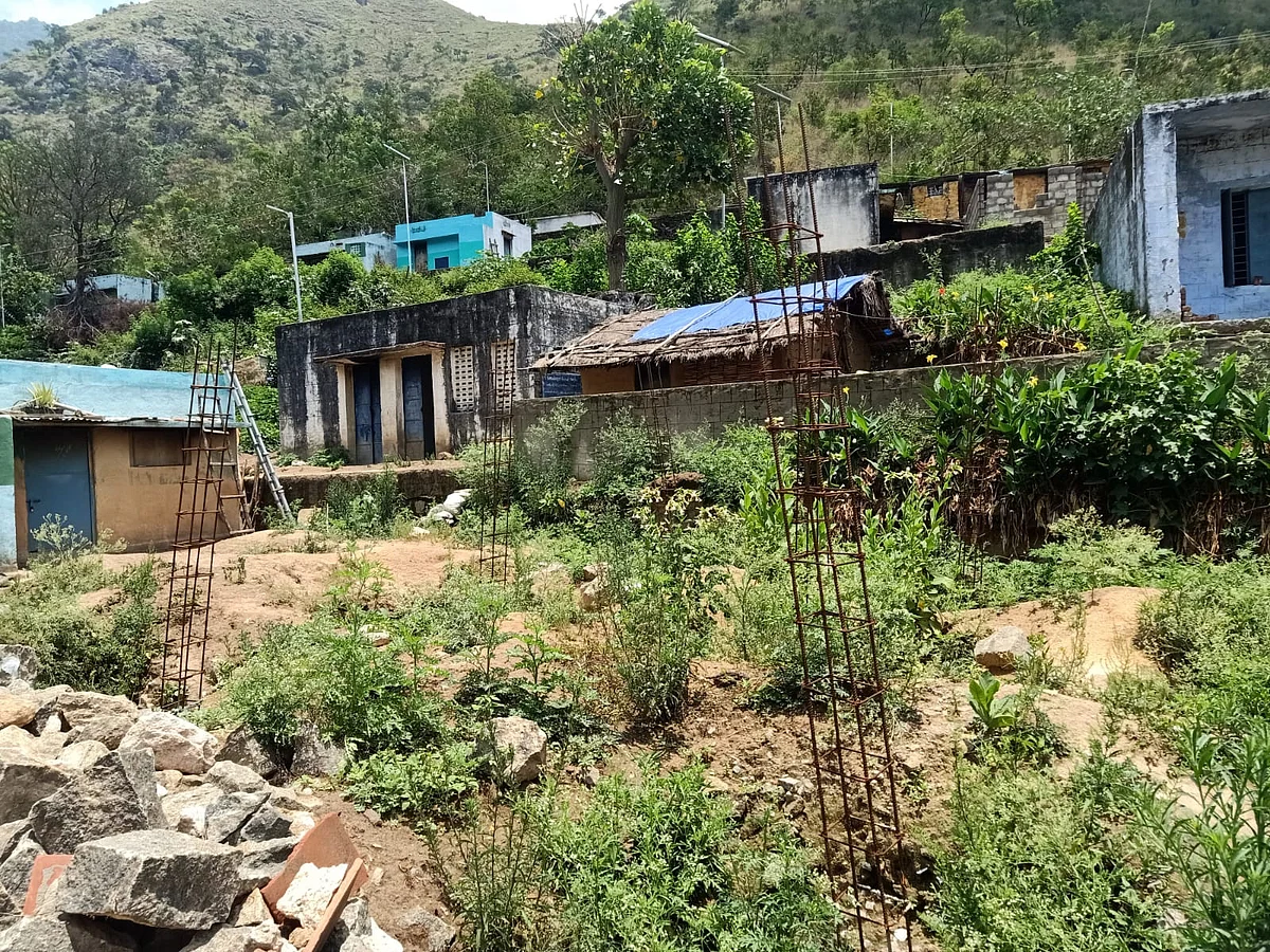 நிறுத்தப்பட்டிருக்கும் கட்டடப்பணி