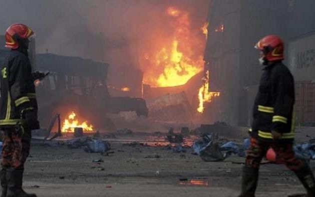 வங்காளதேசம்: கன்டெய்னர் கிடங்கில் தீ விபத்து; 40 பேர் பலி... 450-க்கும் மேற்பட்டோர் படுகாயம்! 