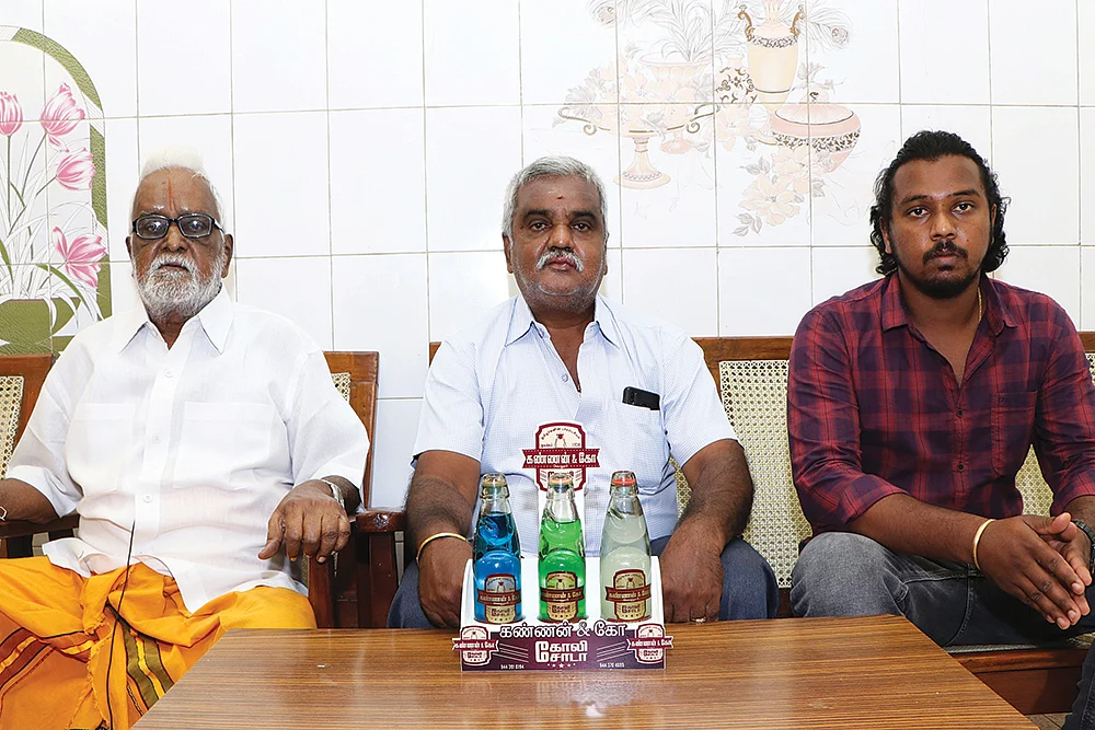 தியாகராஜன், மோகன கிருஷ்ணன், ஆனந்த கிருஷ்ணன்
