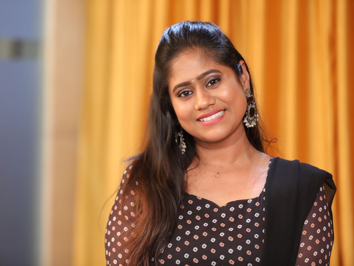 "அவார்டு கொடுக்கறதா கூப்பிட்டு அசிங்கப்படுத்தி அனுப்பிடுவாங்க!"- டப்பிங் ஆர்ட்டிஸ்ட் ஐஸ்வர்யா
