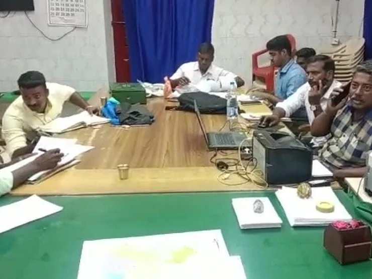 திண்டிவனம்: பட்டா தொடர்பான ஆவணம் வழங்க 5,000 லஞ்சம்; பதிவரை எழுத்தரை கைதுசெய்த லஞ்ச ஒழிப்புத்துறை!