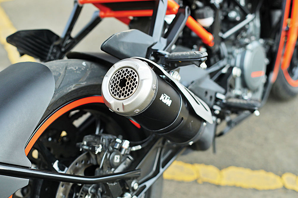 KTM RC 390: பாதி ஸ்ட்ரீட் பைக்; மீதி ரேஸ் பைக்!