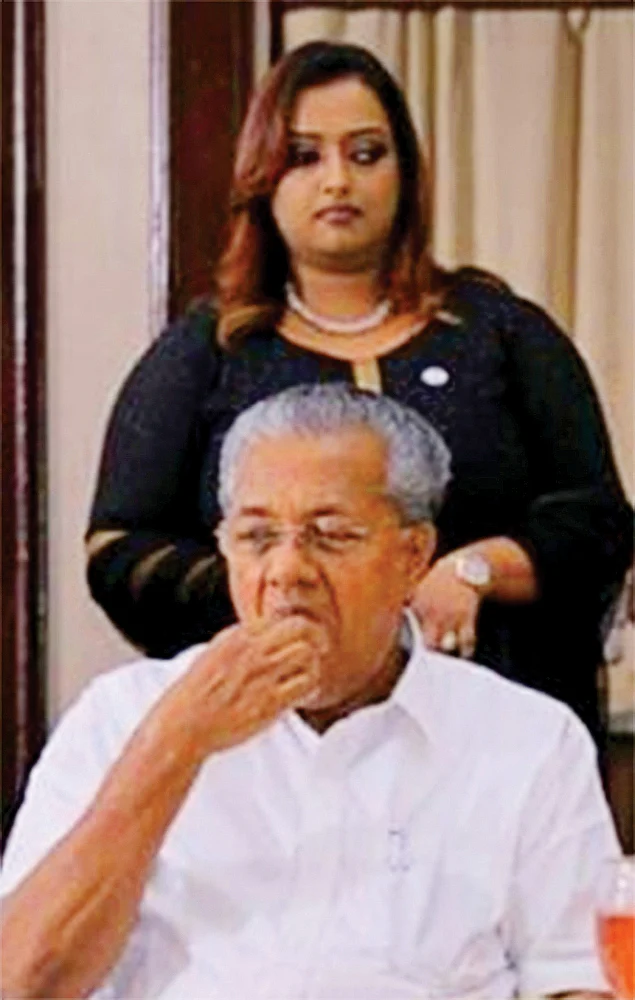 கேரளத் தங்கக் கடத்தல் விவகாரம்... பினராயி விஜயன் குடும்பத்துக்கும் தொடர்பு?