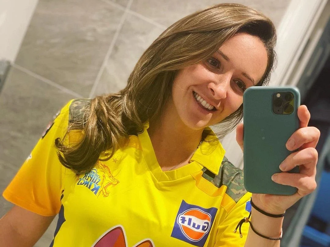 Women's IPL: "ஸ்ம்ரிதி மந்தனாவே என் கேப்டன்"- CSK-வில் விளையாட விருப்பம் தெரிவித்த கேட் கிராஸ்!