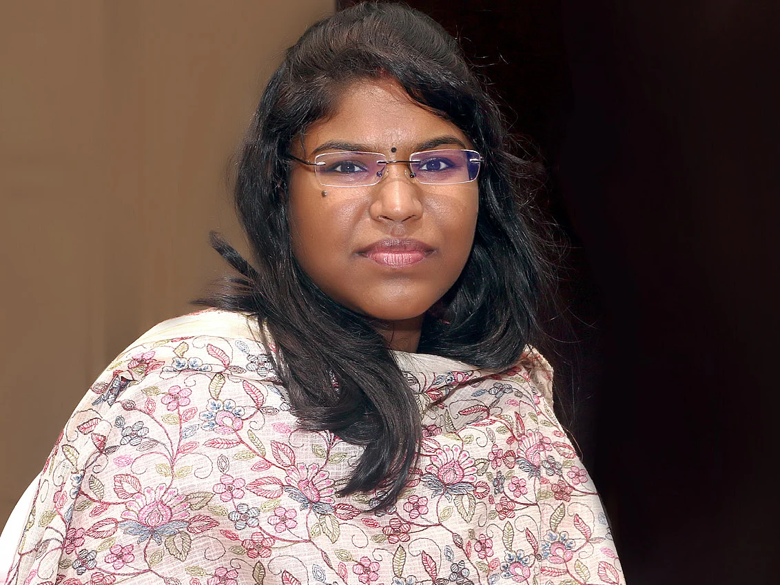 ``கல்வியே தலைமுறையை மாற்றக்கூடிய ஆயுதம்!” - அரசுப் பள்ளியில் படித்து ஐ.ஏ.எஸ் ஆன வெற்றிச்செல்வி