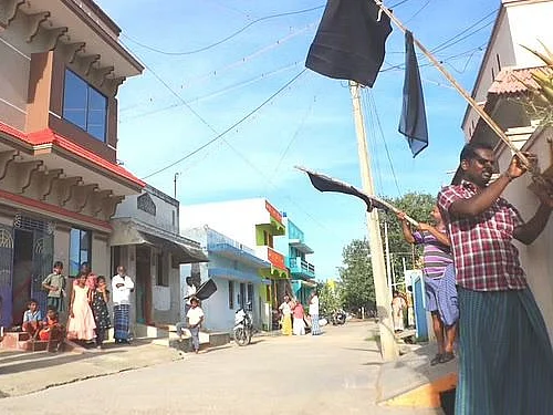 வேலூர்: மறு தேர்தலையும் புறக்கணித்த அம்முண்டி ஊராட்சி மக்கள்... என்ன சொல்கிறார்கள்?