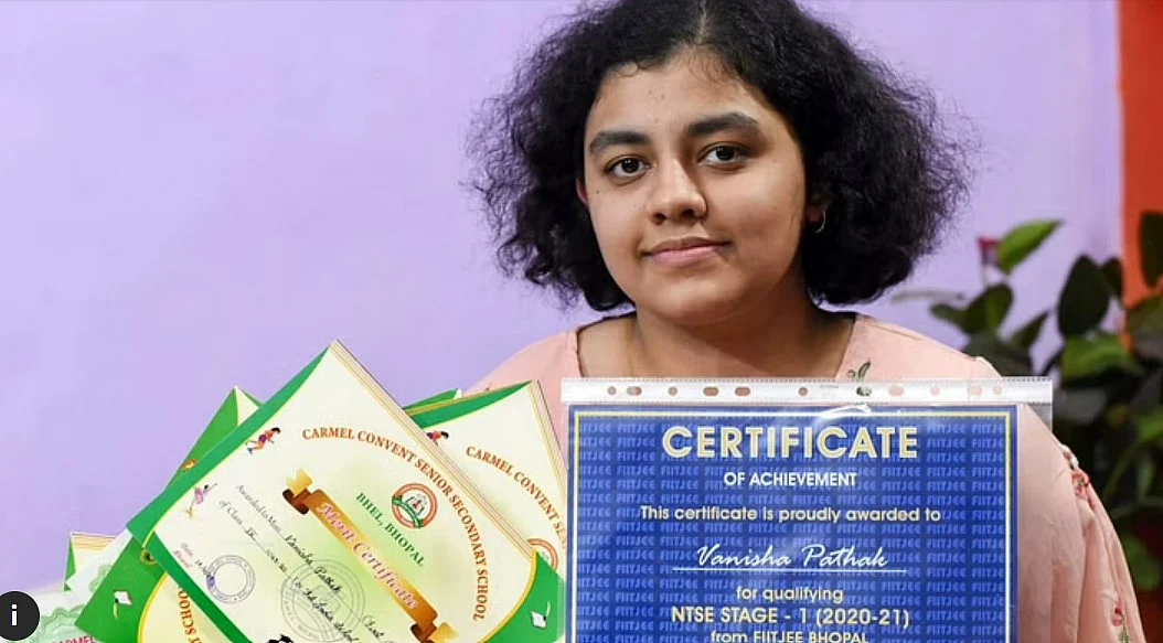 கொரோனாவில் பெற்றோரை இழந்த சிறுமி; கடனைக் கட்டச் சொல்லும் எல்.ஐ.சி -விளக்கம் கேட்ட நிர்மலா சீதாராமன்