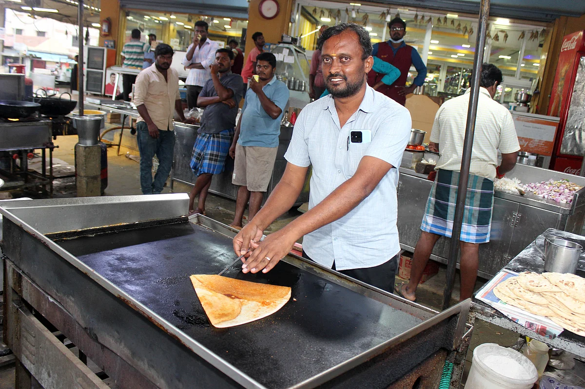 தோச சுடும் முருகானந்தன்