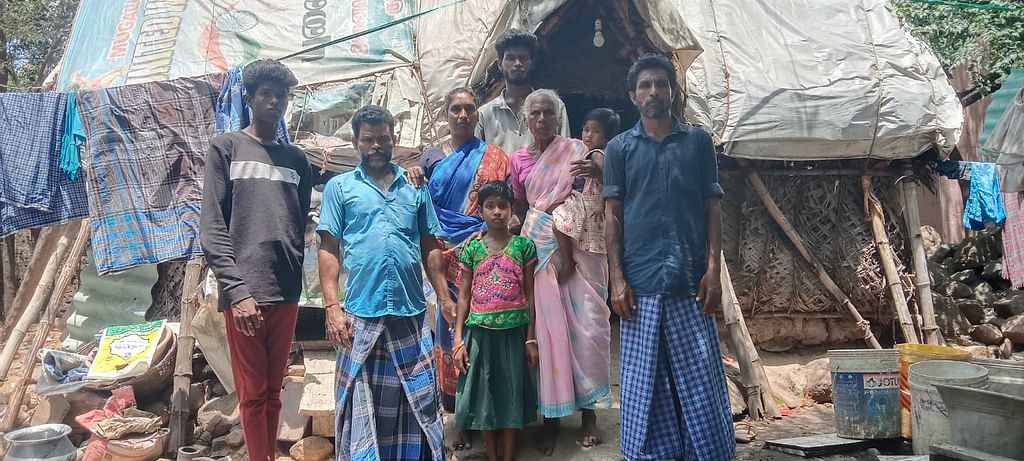 பார்வதி குடும்பத்தினர்...