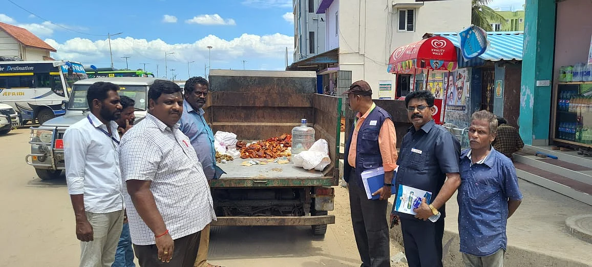 அழுகிய மீன்கள்