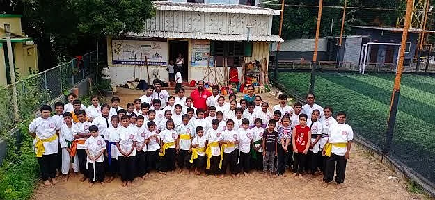 சிலம்பம் பயிற்சியில்