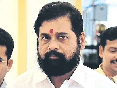 குஜராத்: இரவில் பாஜக தலைவர்களோடு சிவசேனாவின் ஏக்நாத் ஷிண்டே முக்கிய அலோசனை!