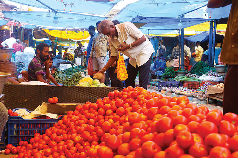 காந்தி மார்க்கெட்டில்