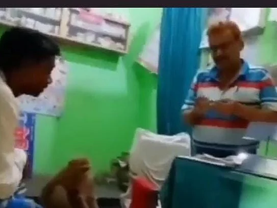 Viral Video: காயமடைந்த குரங்கு, கிளினிக்குக்கு வந்து சிகிச்சை பெற்றதா? - ஆச்சர்ய சம்பவம்!