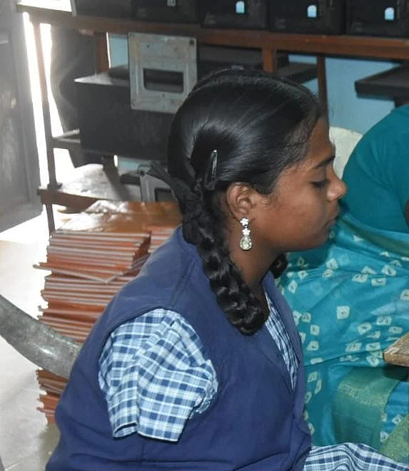 மாணவி லெட்சுமி