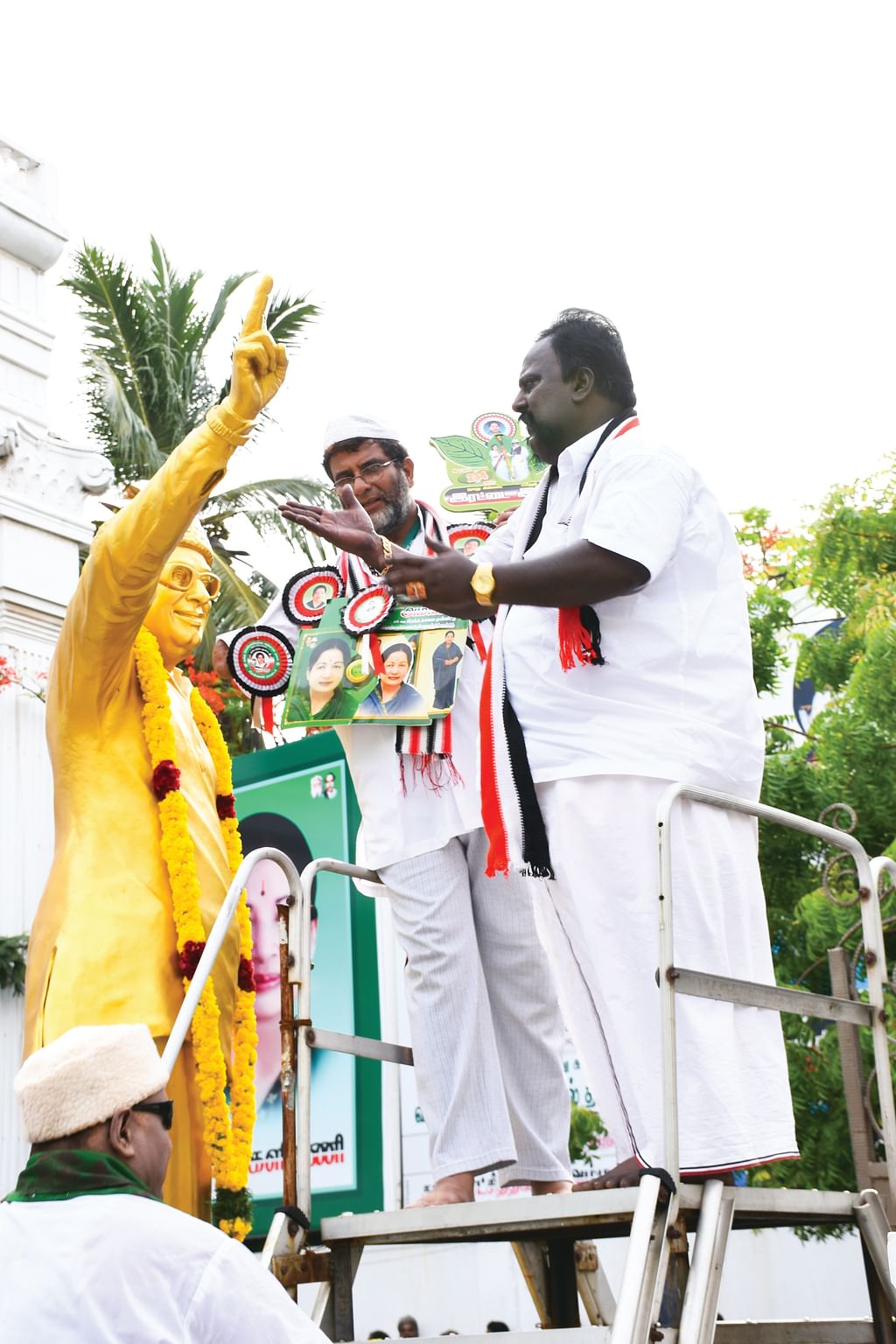 ரர... இப்போ உடன்பிறப்பா ராரா!