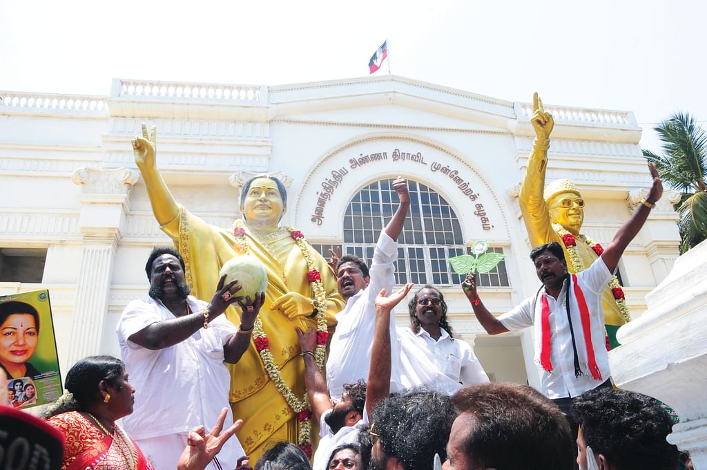 ரர... இப்போ உடன்பிறப்பா ராரா!