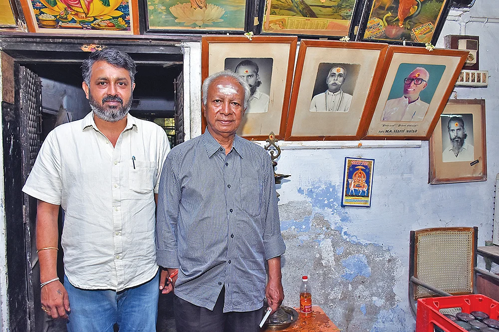 நூறு ஆண்டுகள்... 5 தலைமுறைகள்... மதுரை ஶ்ரீ மாப்பிள்ளை விநாயகர் கோலி சோடாவின் வெற்றிக் கதை!