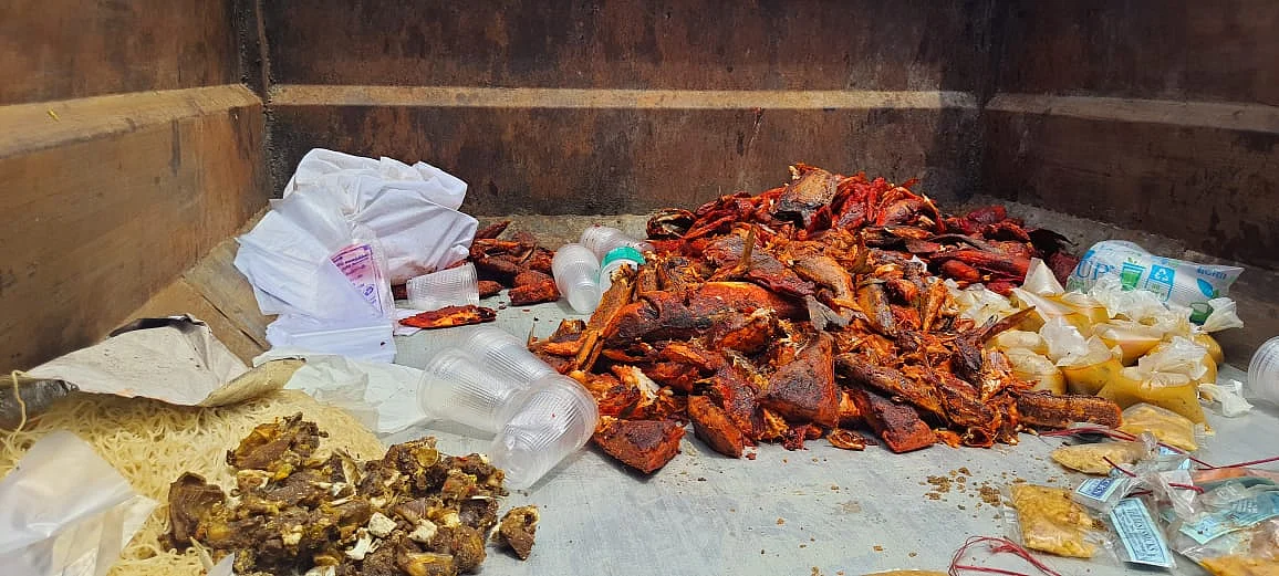 அழுகிய மீன்கள்