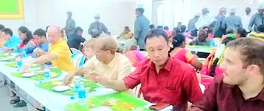 ஃபிரான்ஸ் வாலிபரை காதலித்து கரம் பிடித்த சேலம் பெண்; தமிழ் முறைப்படி நடந்த சுவாரஸ்ய திருமணம்!