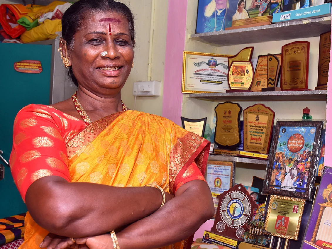 ‘`எனக்கு 65 வயசு, என் ஆட்டத்துக்கு 52 வயசு!” - திருநங்கை தருமம்மா