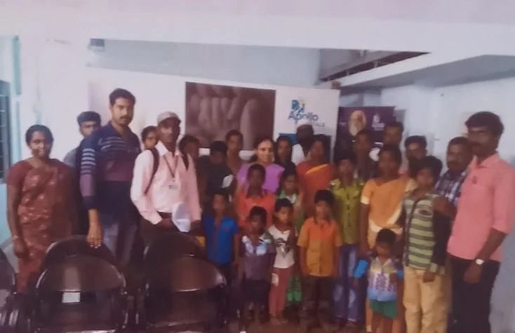 குழந்தைகளுடன்