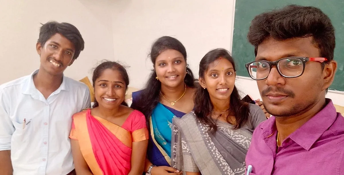 ஆலோசனை குழுவில் உள்ளவர்கள்.