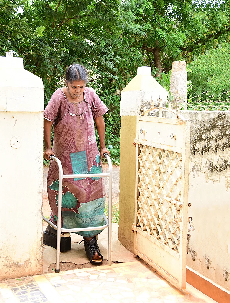 ஜூ.வி ஆக்ஷன்... ஏழைப் பெண்ணின் ஏழு வருடப் போராட்டம்! - அரவணைத்த கலெக்டர்... நடக்கவைத்த ஜூ.வி...