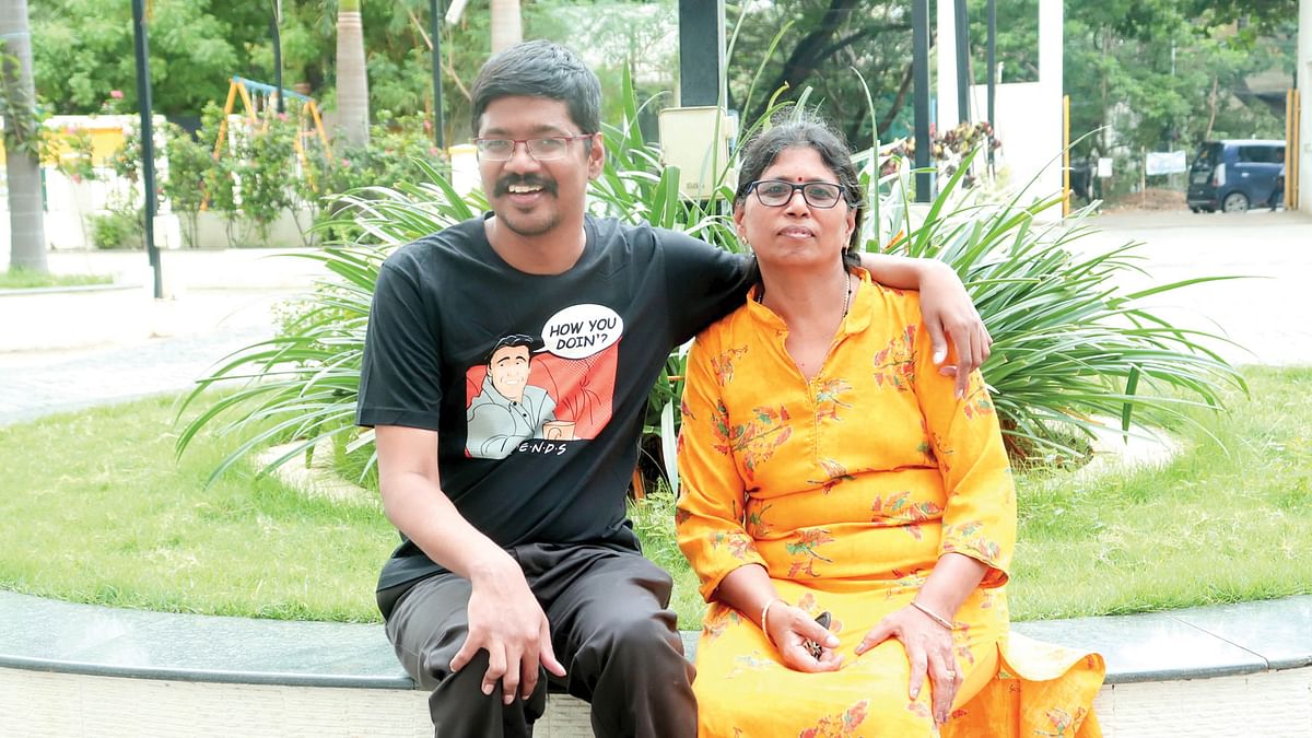 சலேஷ் தீபக் ஃபெர்னாண்டோ 