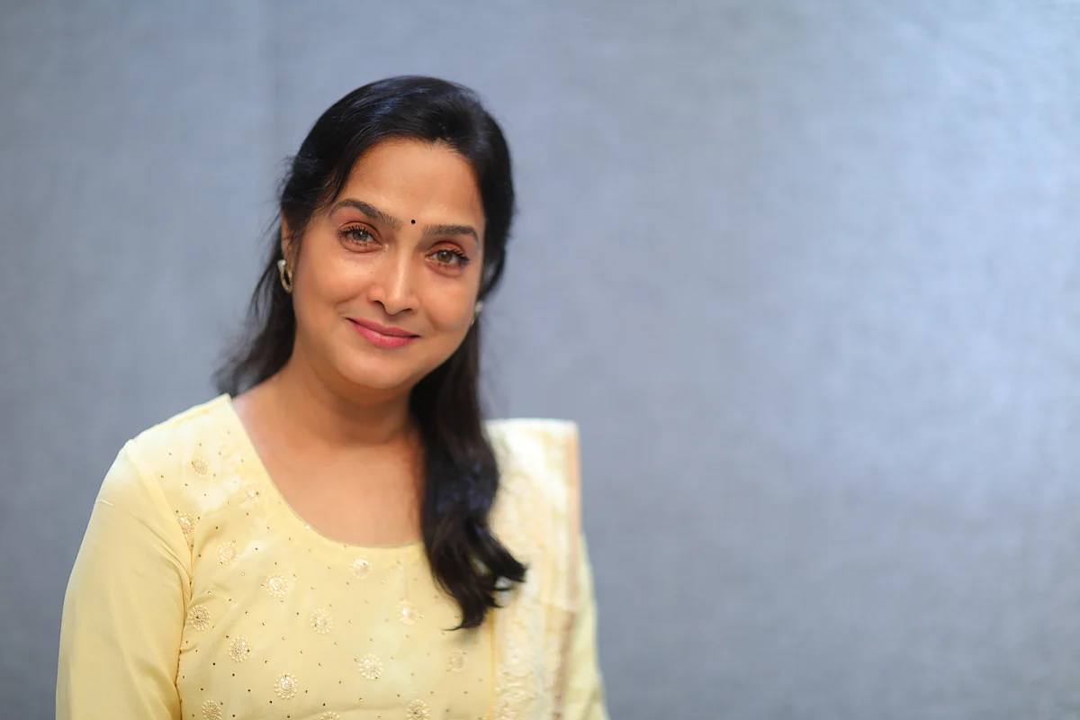 சாதனா