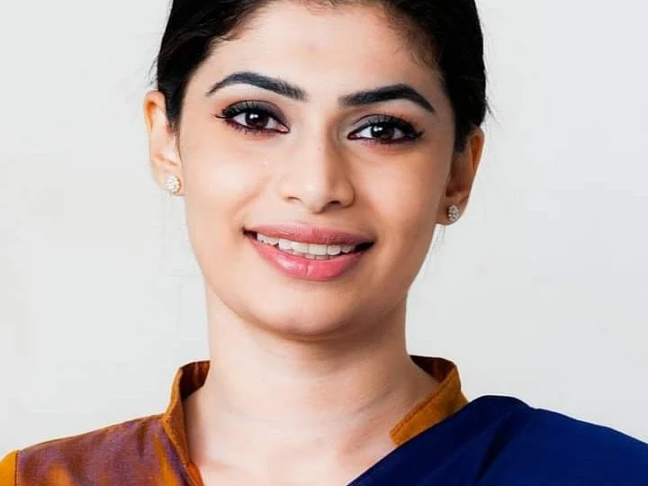 `என் மார்பகங்கள் குறித்து நான் பெருமைப்படுகிறேன்!’ -
கேலிக்கு பதிலடி கொடுத்த இலங்கை முன்னாள் எம்.பி