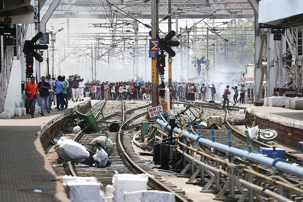 எதிர்ப்பைக் கிளப்பும் ‘நெருப்பு’!