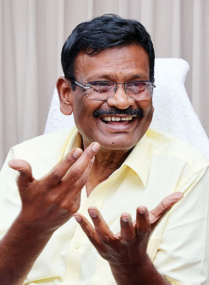 ஆவின் நிறுவனத்தைச் சுற்றும் சர்ச்சைகள்... சாட்டையை சுழற்றுமா அரசு?