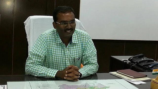 பெரம்பலூர் மாவட்ட முன்னாள் ஆட்சியர் நந்தகுமார்