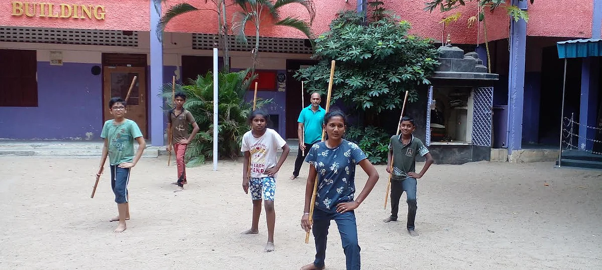 சிலம்ப விளையாட்டு