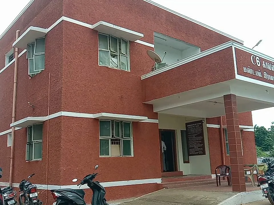 தனுஷ்கோடி தீவுப் பகுதியில் சுற்றித்திரிந்த இலங்கை முன்னாள் காவலர் கைது - விசாரணையில் 'திடுக்' தகவல்!