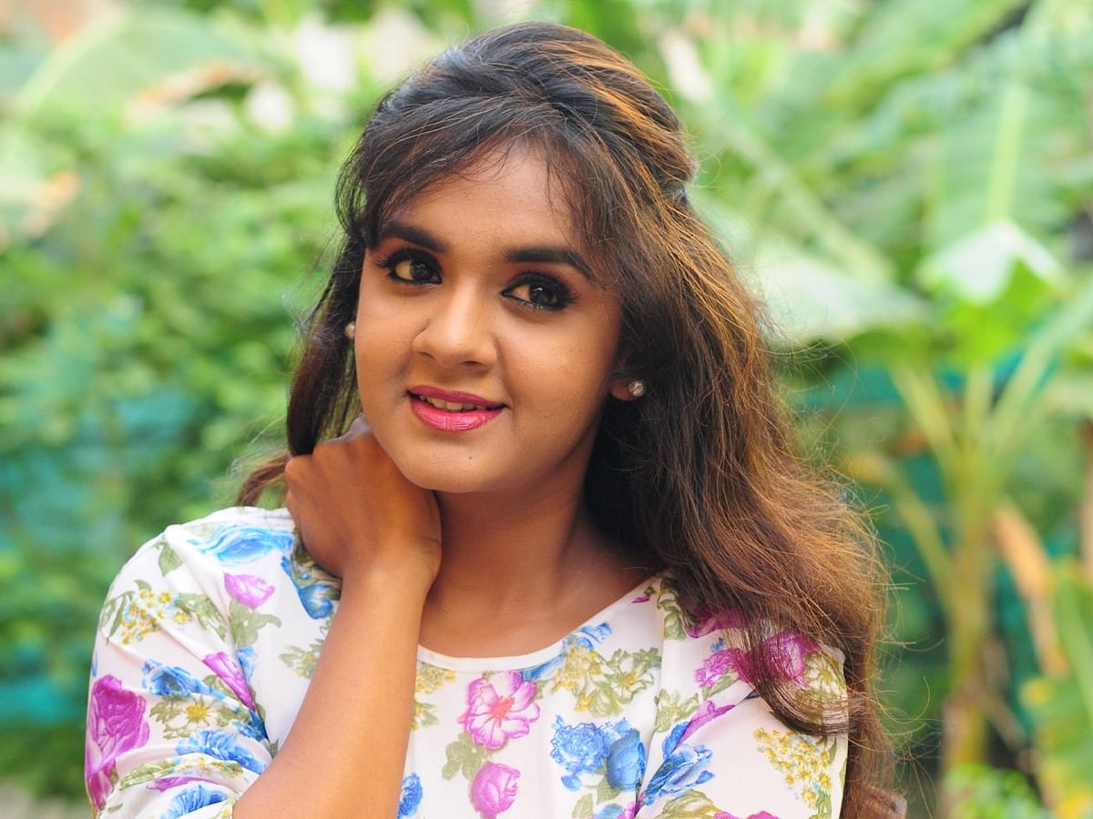 புதுப்புது அர்த்தங்கள்: 3 வருடம் எனச்சொல்லி 30 எபிசோடில் முடிந்த படப்பிடிப்பு; அதிர்ந்த நடிகை சஹானா