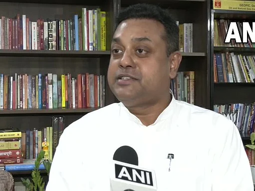 ``காங்கிரஸ் ஊழலைக் கொண்டாடவும், அதற்காகப் போராடவும் கற்றுக்கொடுத்திருக்கிறது!" - பாஜக தலைவர் தாக்கு