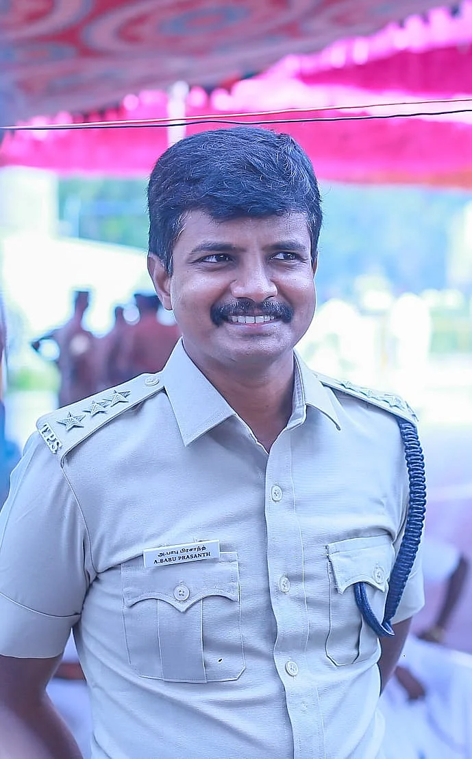 துணை காவல் கண்காணிப்பாளர் பாபுபிரசாந்த்