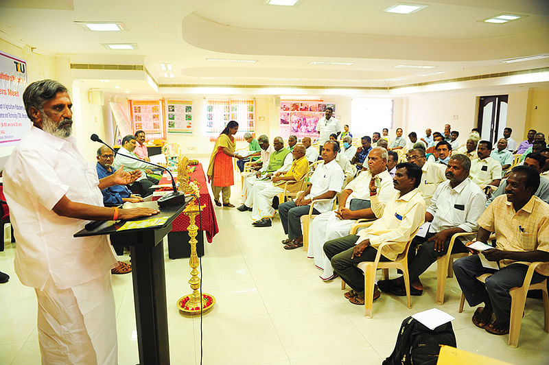 நிகழ்வில் பேசும் புதுச்சேரி வேளாண் துறை அமைச்சர் ஜெயக்குமார்