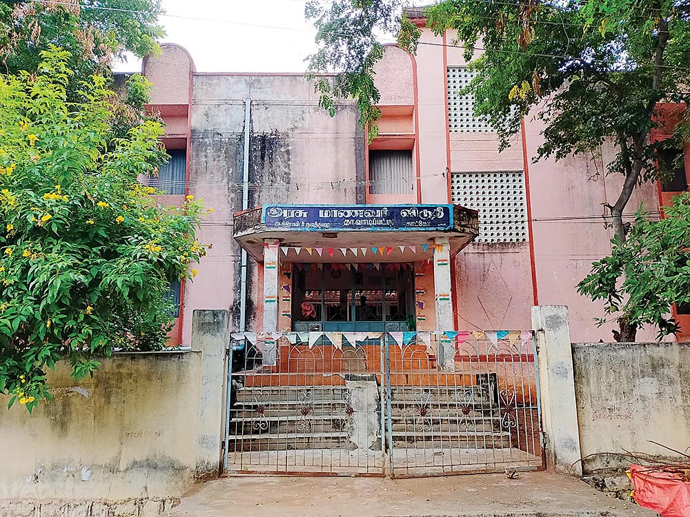 புதிய உணவுத் திட்டம்... ஆதிதிராவிட மாணவர்களிடம் பாகுபாடு காட்டுகிறதா அரசு?