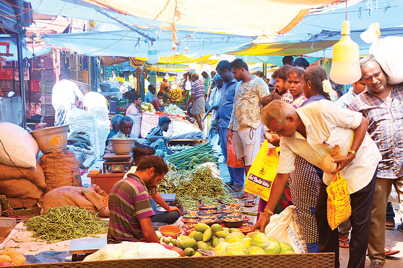 காந்தி மார்க்கெட்டில்