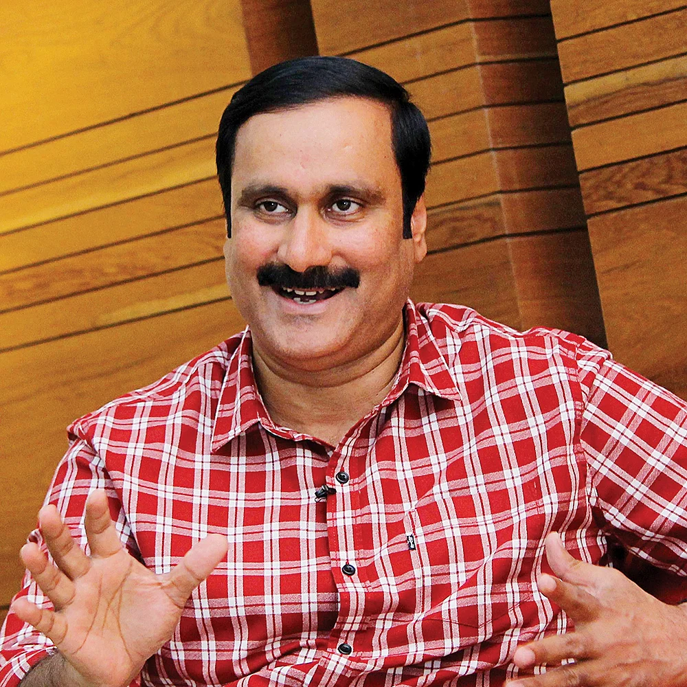 இளைய வாக்காளர்களை கவர வியூகம்! - அரசியல் கட்சிகளின் முயற்சி வெற்றி பெறுமா?