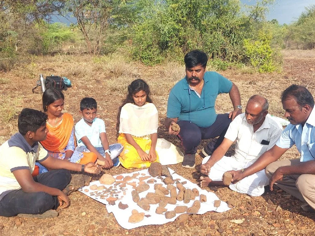 ஸ்ரீவில்லிபுத்தூர் அருகே 4,000 ஆண்டுகள் பழைமையான இரும்பு உருக்கு உலையின் தடயங்கள் கண்டுபிடிப்பு