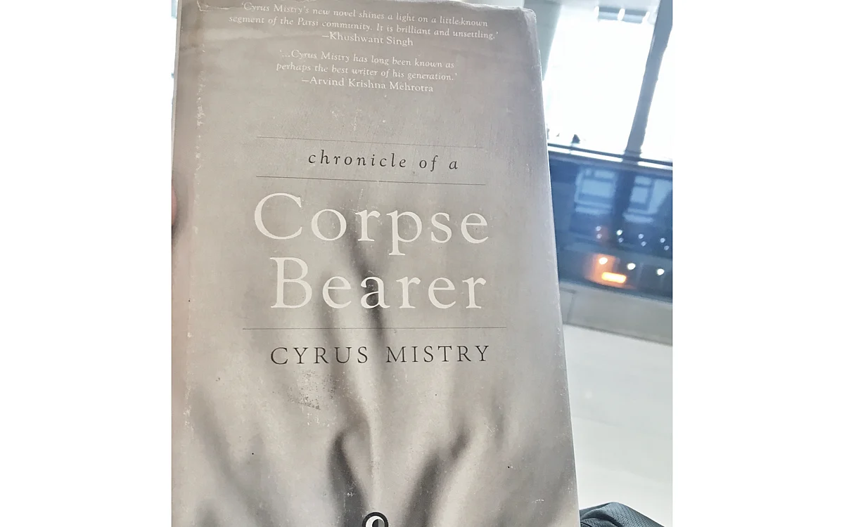 Chronicle of a Corpse Bearer