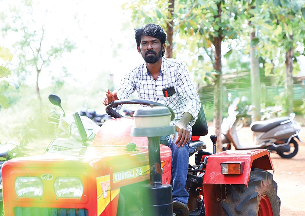 ஏலத்தோட்ட தொழிலாளி இன்று இயக்குநர்!