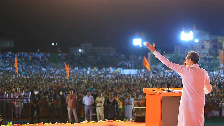 நபிகள் நாயகம் விவகாரம்: `பாஜக நாட்டை வளைகுடா நாடுகளிடம் வளைந்துபோக வைத்திருக்கிறது!' -உத்தவ் தாக்கரே